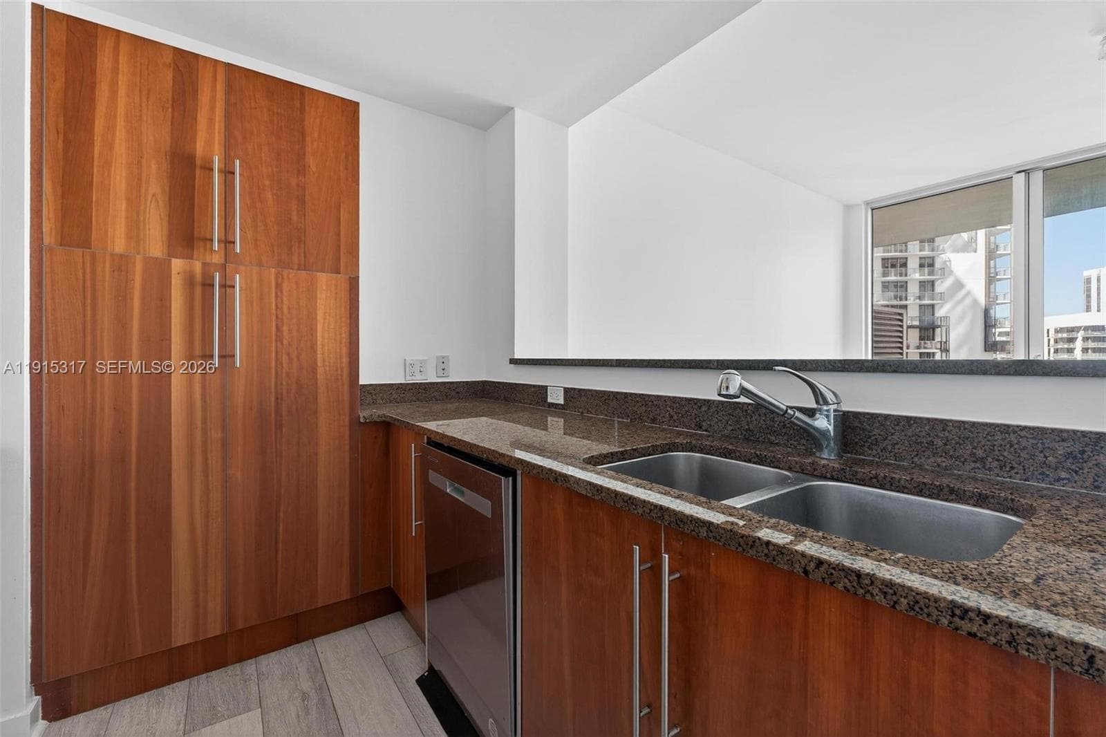 300 S Biscayne Blvd # 2407, Miami FL 33131 — 12