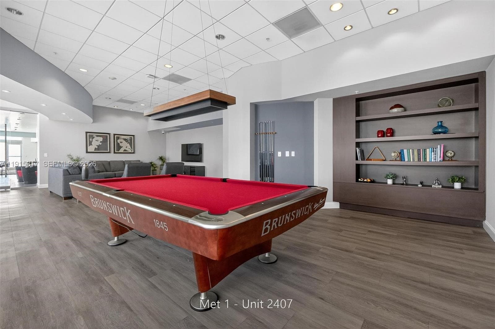300 S Biscayne Blvd # 2407, Miami FL 33131 — 38