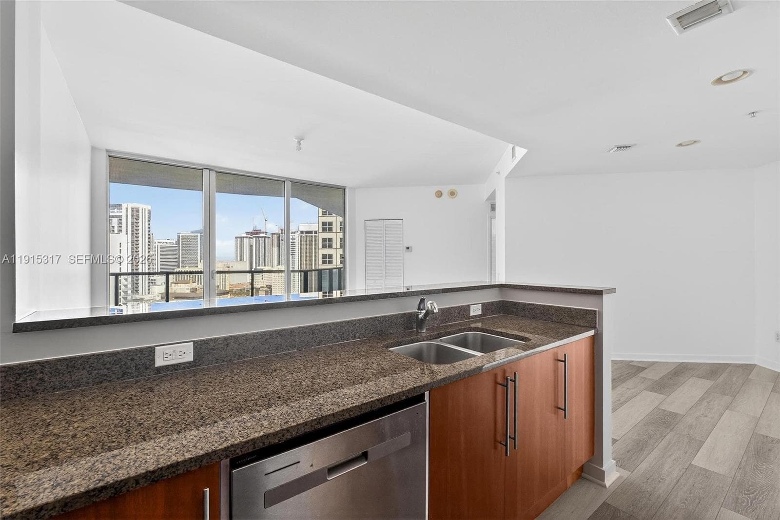 300 S Biscayne Blvd # 2407, Miami FL 33131 — 14