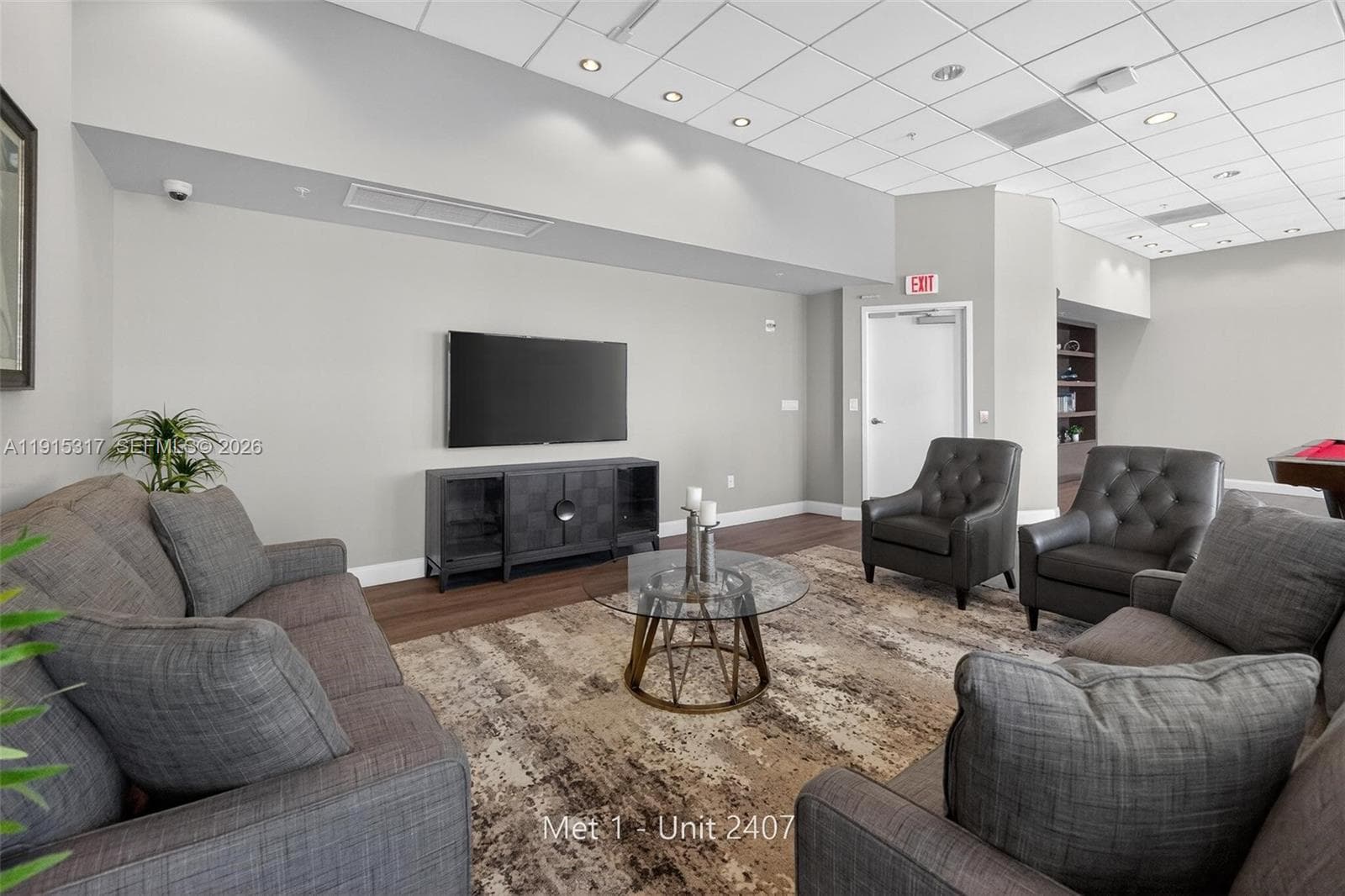 300 S Biscayne Blvd # 2407, Miami FL 33131 — 37