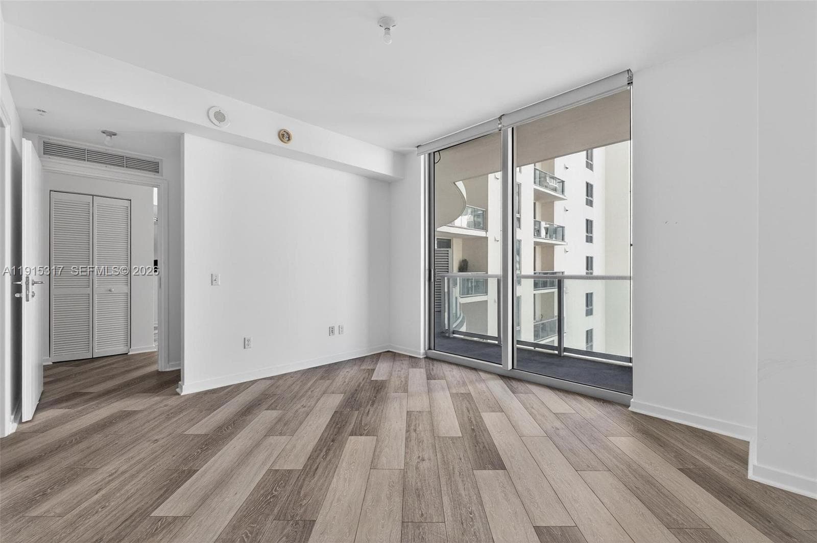 300 S Biscayne Blvd # 2407, Miami FL 33131 — 29