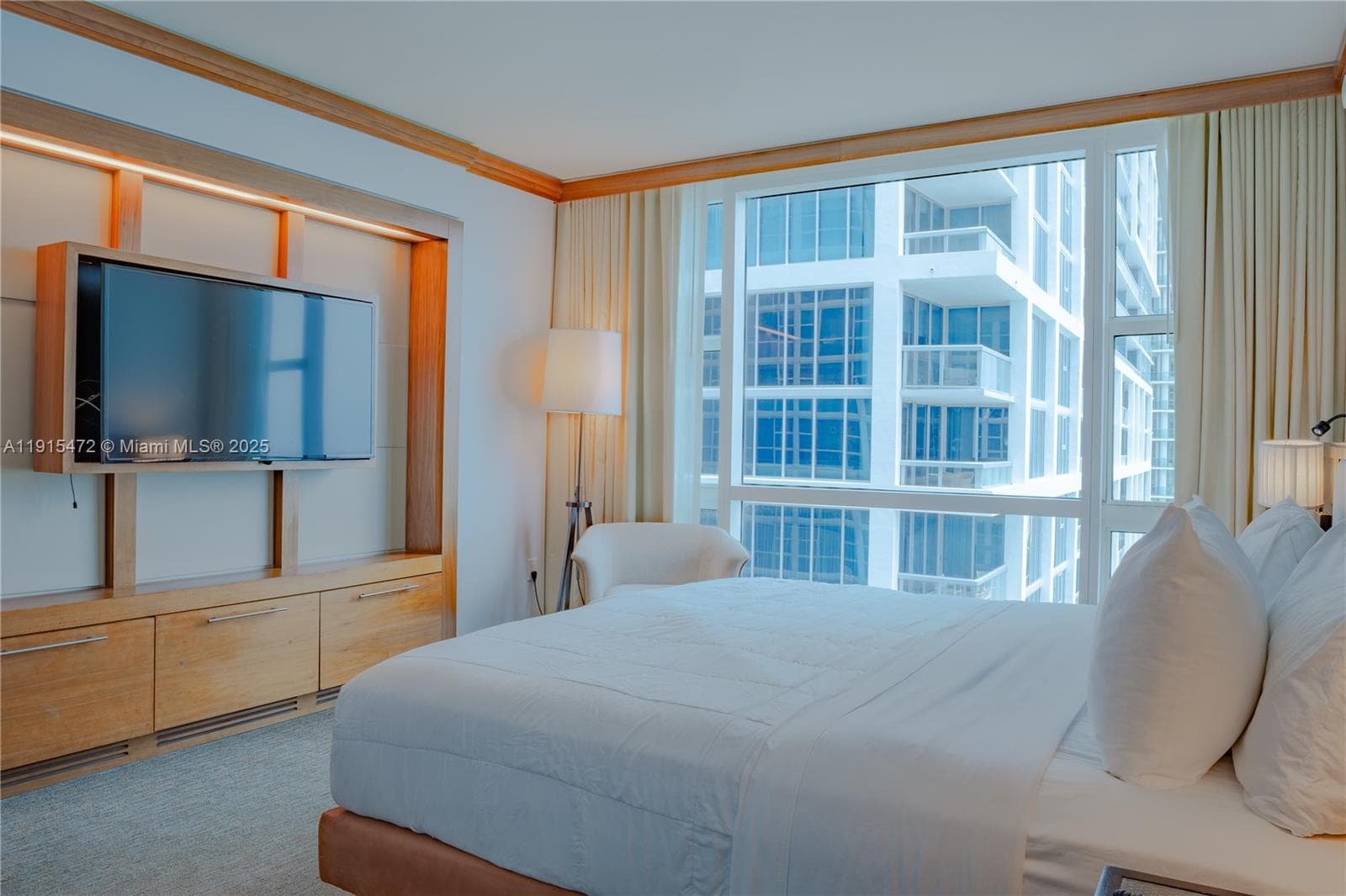 6801 Collins Ave # 1002, Miami Beach FL 33141 — 2