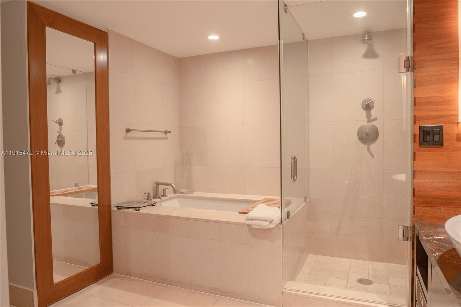 6801 Collins Ave # 1002, Miami Beach FL 33141 — 7
