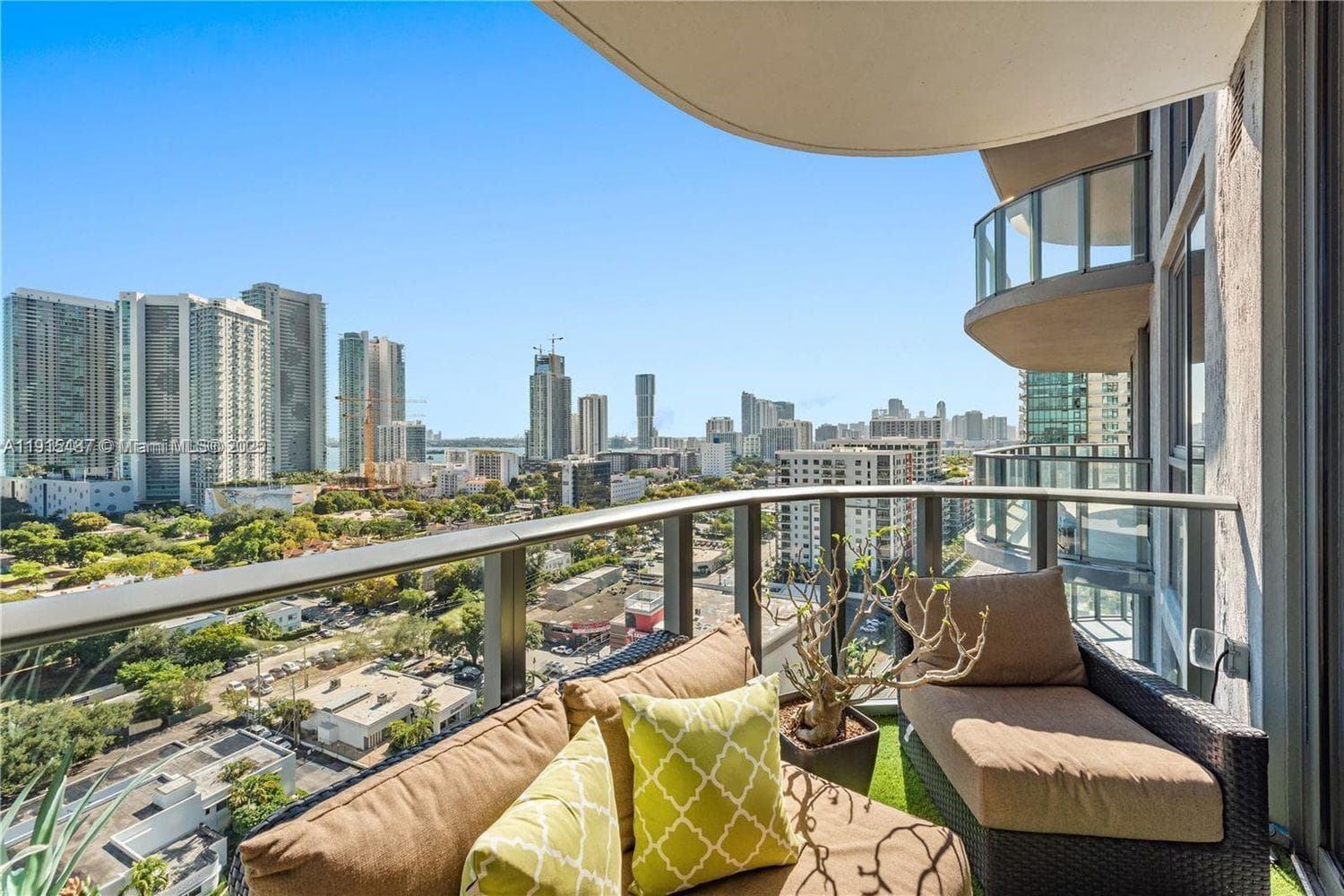 121 NE 34th St # 1705, Miami FL 33137 — 13