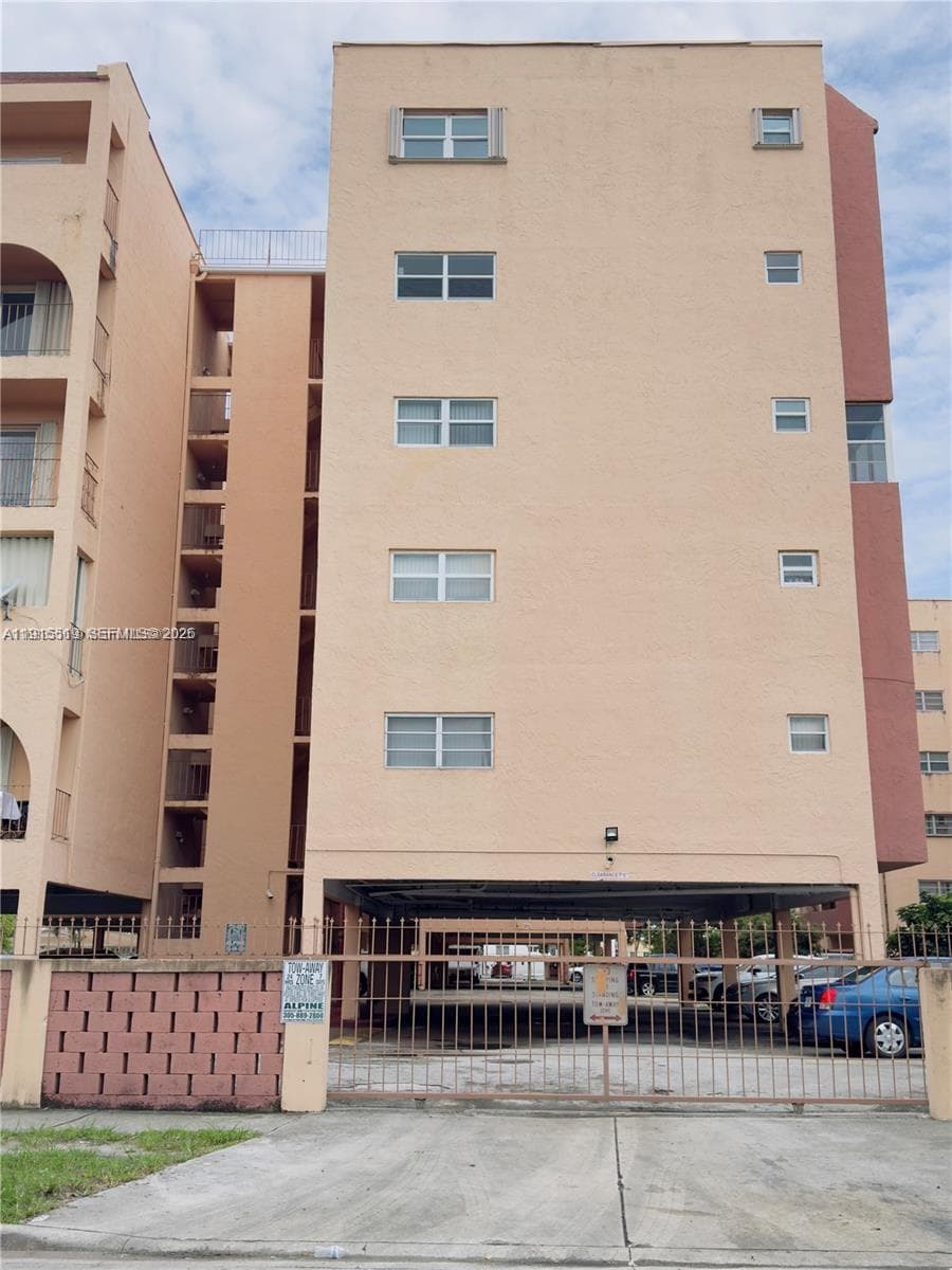 440 E 23rd St # 1305, Hialeah FL 33013 — 2