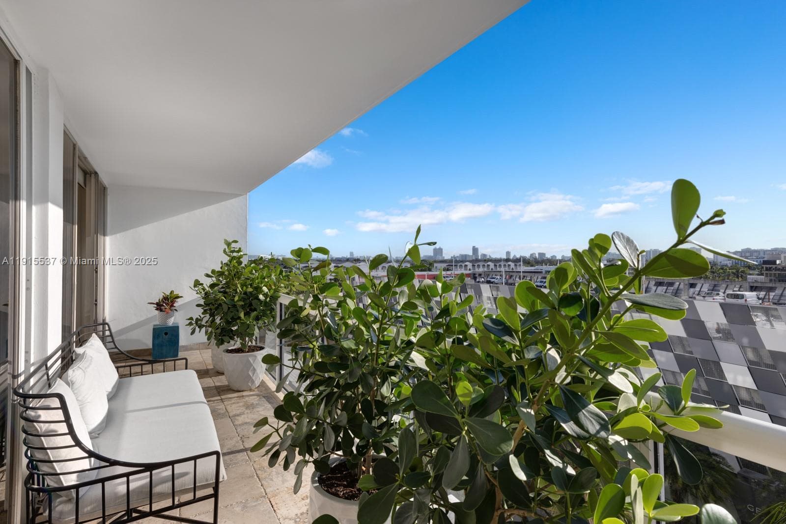 1800 Sunset Harbour Dr # 803, Miami Beach FL 33139 — 18