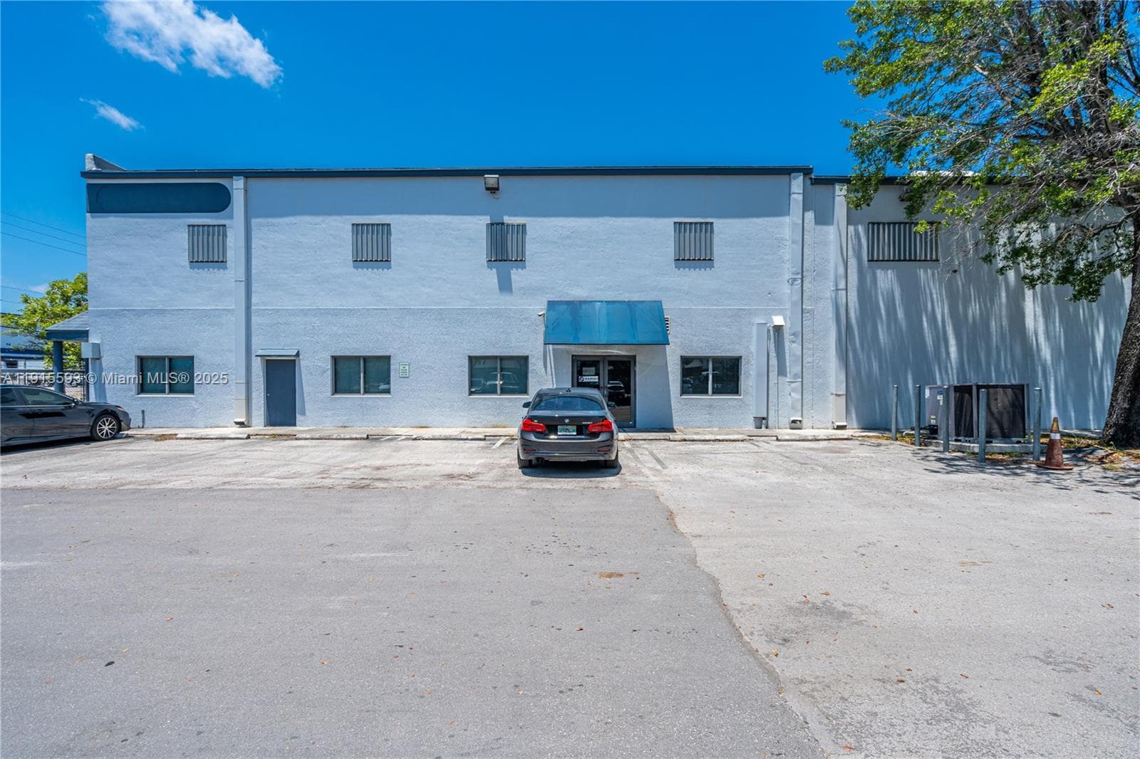 3353 NW 74th Ave, Miami FL 33122 — 13