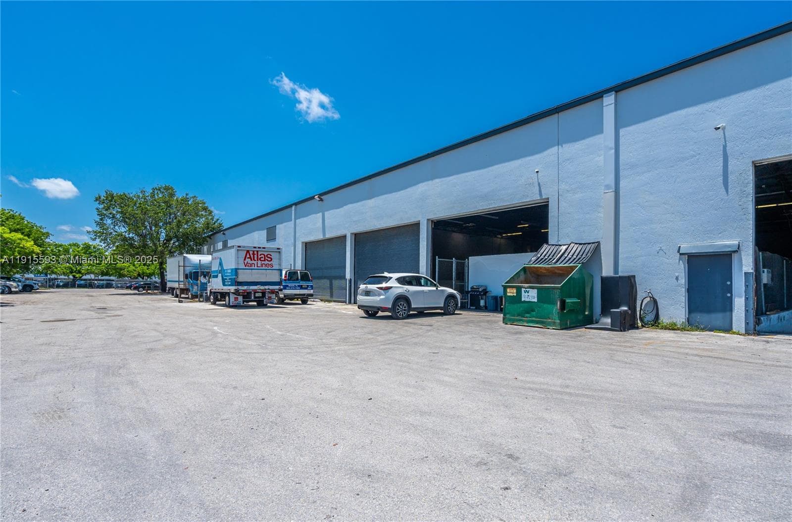 3353 NW 74th Ave, Miami FL 33122 — 7