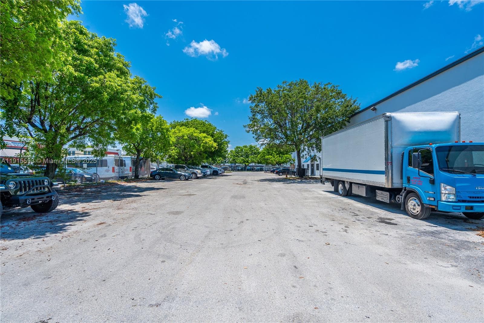 3353 NW 74th Ave, Miami FL 33122 — 10