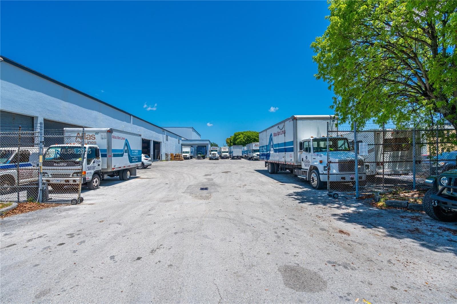 3353 NW 74th Ave, Miami FL 33122 — 11