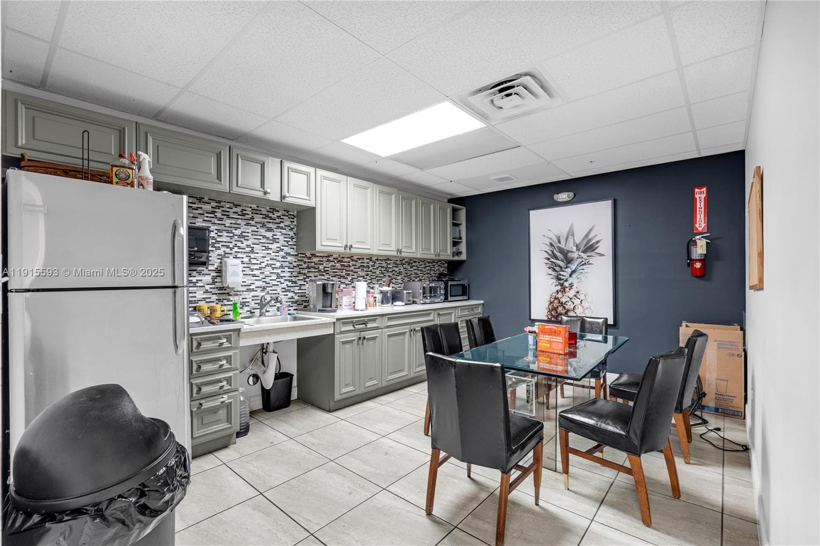 3353 NW 74th Ave, Miami FL 33122 — 21