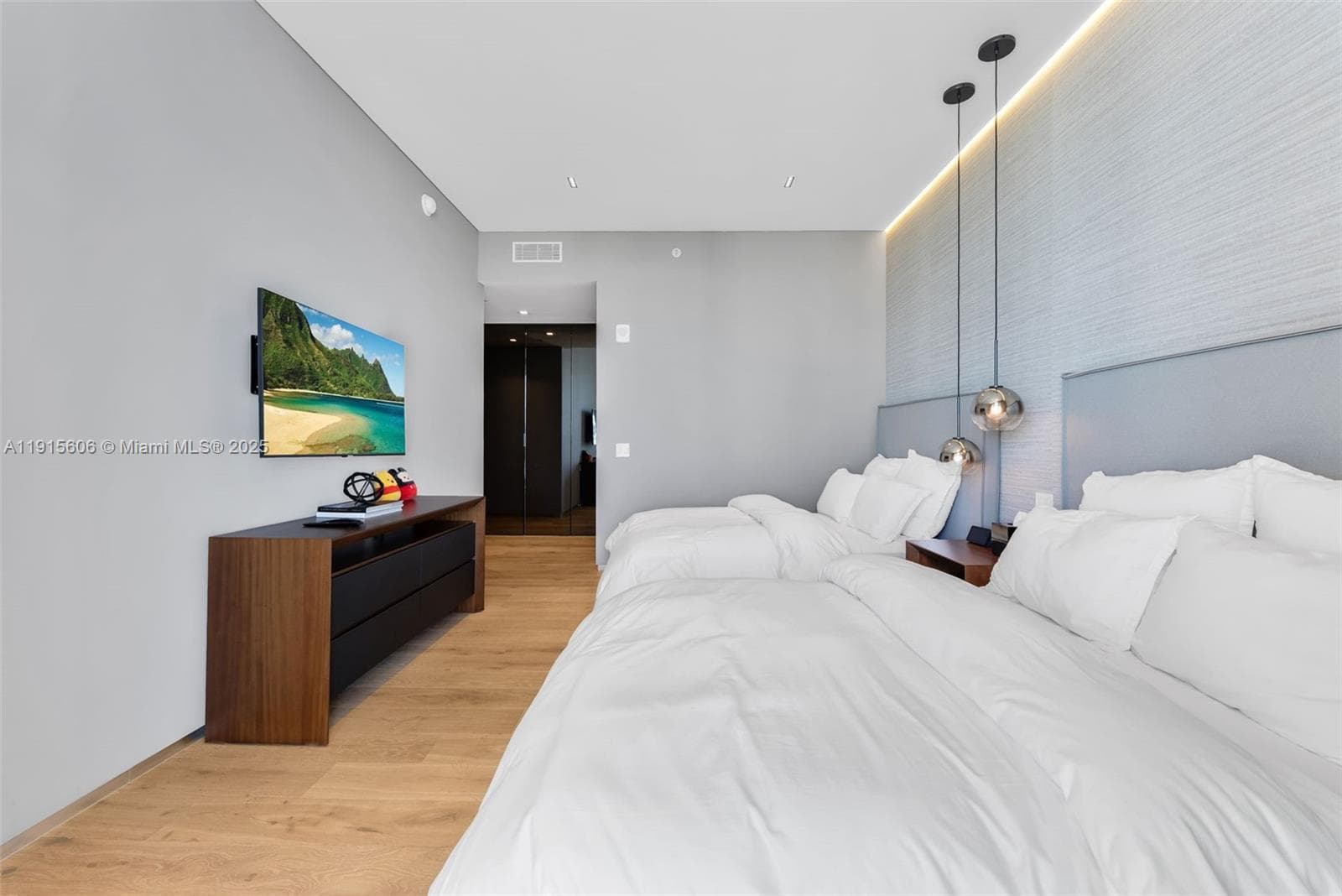 18975 Collins Ave # 1002, Sunny Isles Beach FL 33160 — 25