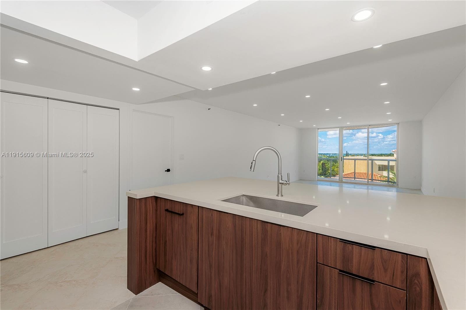 8855 Collins Ave # 6E, Surfside FL 33154 — 10