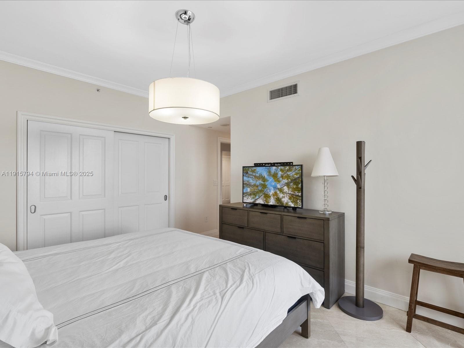 17875 Collins Ave # 3305, Sunny Isles Beach FL 33160 — 18