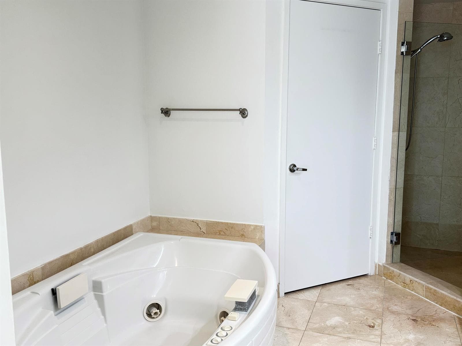 16275 Collins Avenue # 1004, Sunny Isles Beach FL 33160 — 17