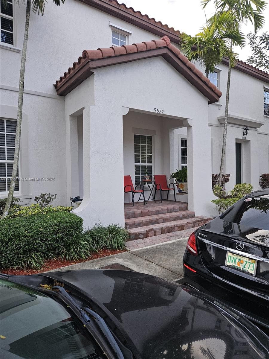 9572 SW 169th Pl, Miami FL 33196 — 1