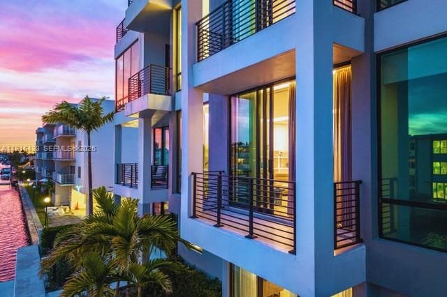 4098 NE 167 ST # 9, North Miami Beach FL 33160 — 53