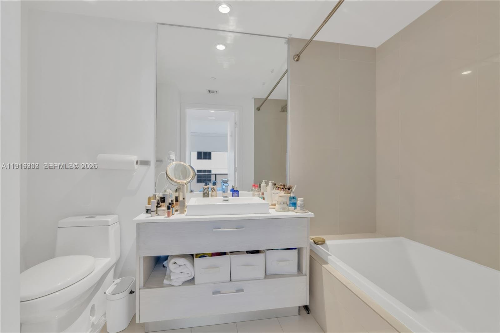 55 SW 9th St # 2610, Miami FL 33130 — 13