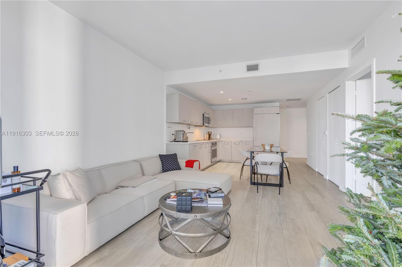 55 SW 9th St # 2610, Miami FL 33130 — 3