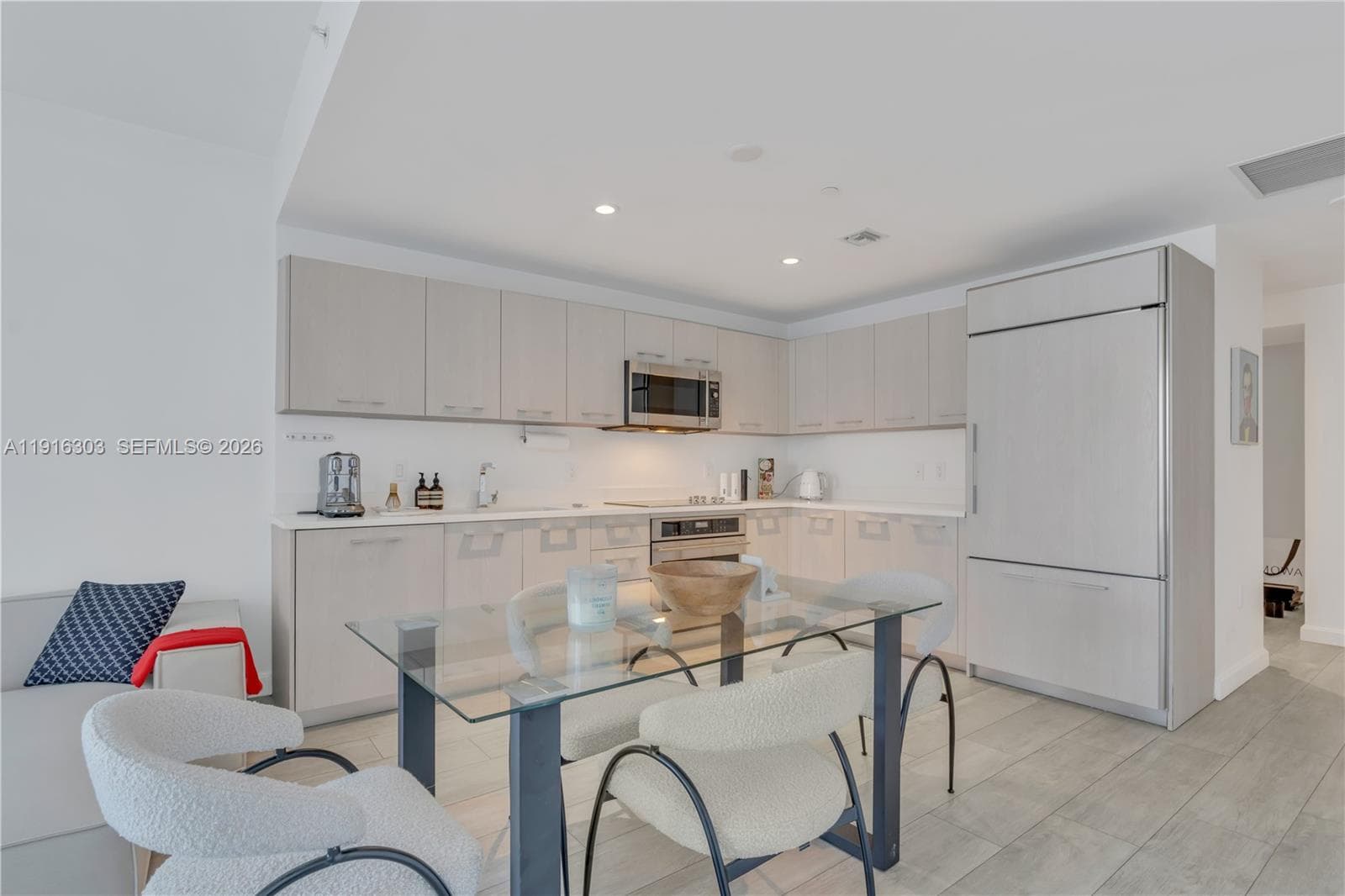 55 SW 9th St # 2610, Miami FL 33130 — 8