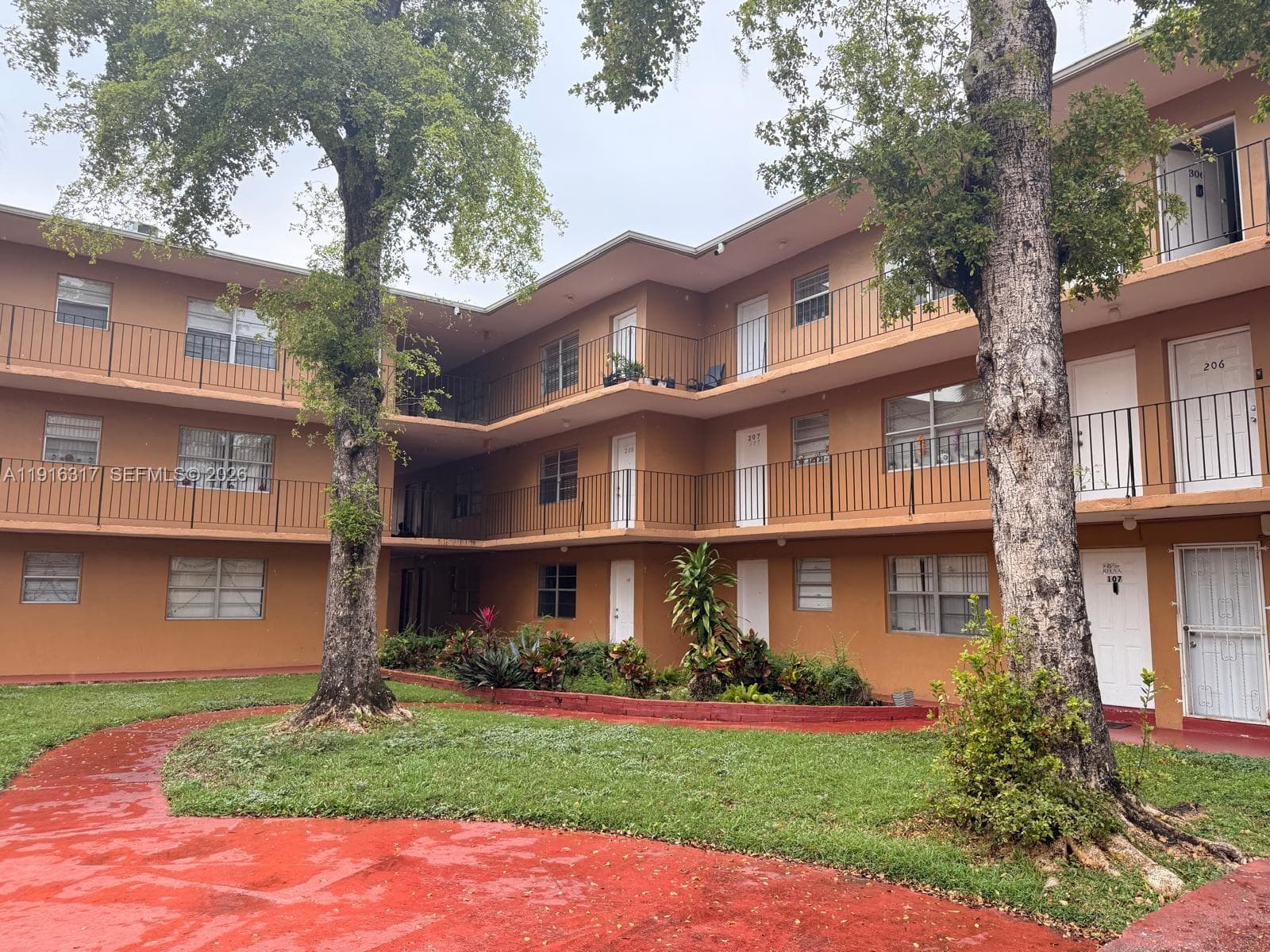1280 W 54th St # 316b, Hialeah FL 33012 — 3