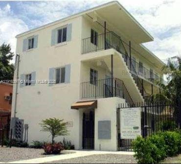 3680 Oak Ave # 6, Miami FL 33133 — 1