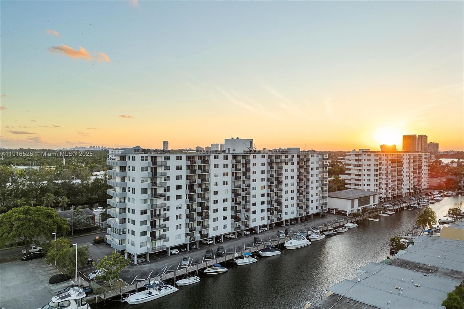 3703 NE 166th St # 808, North Miami Beach FL 33160 — 1