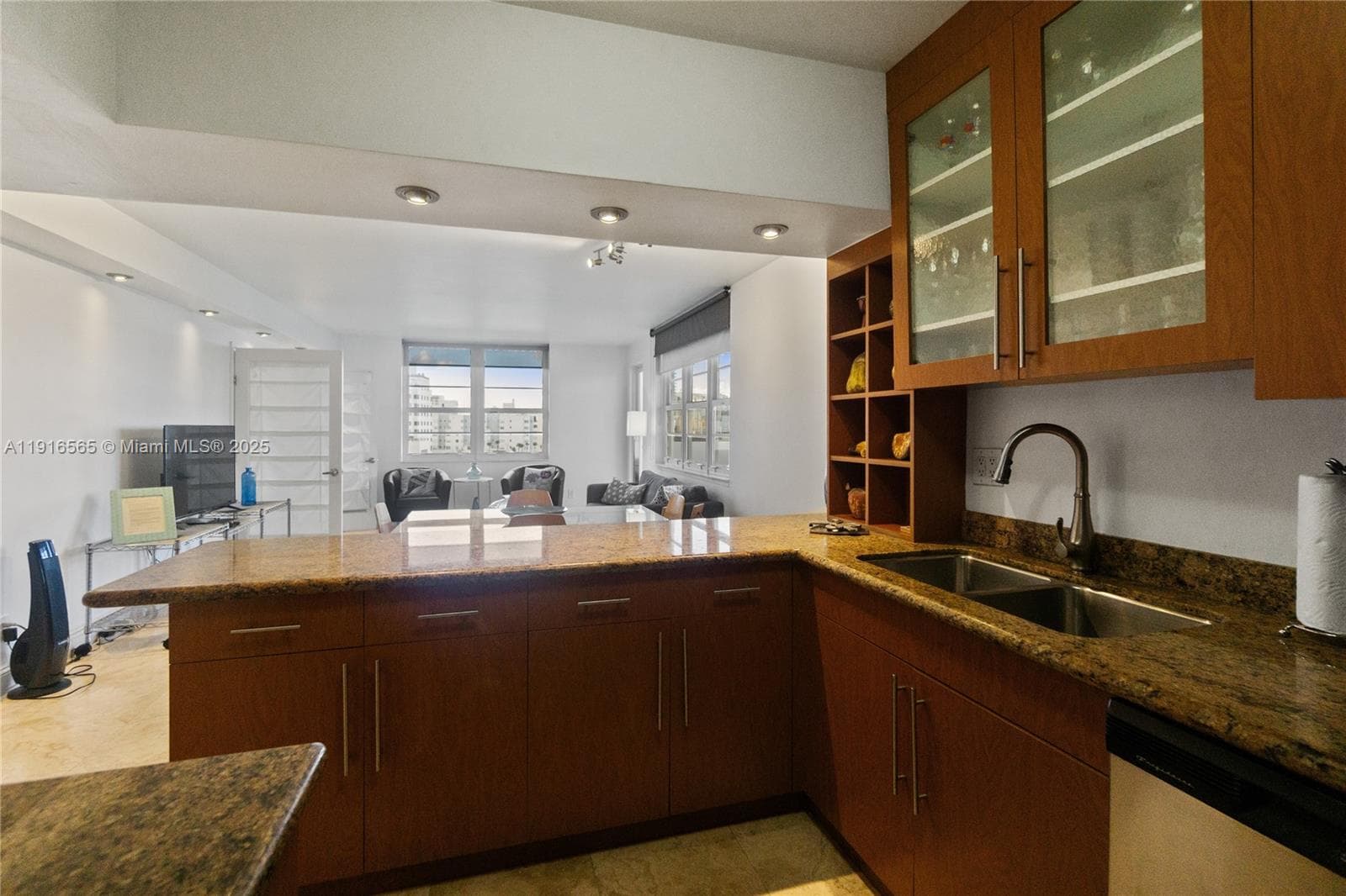 100 Lincoln Rd # 847, Miami Beach FL 33139 — 3