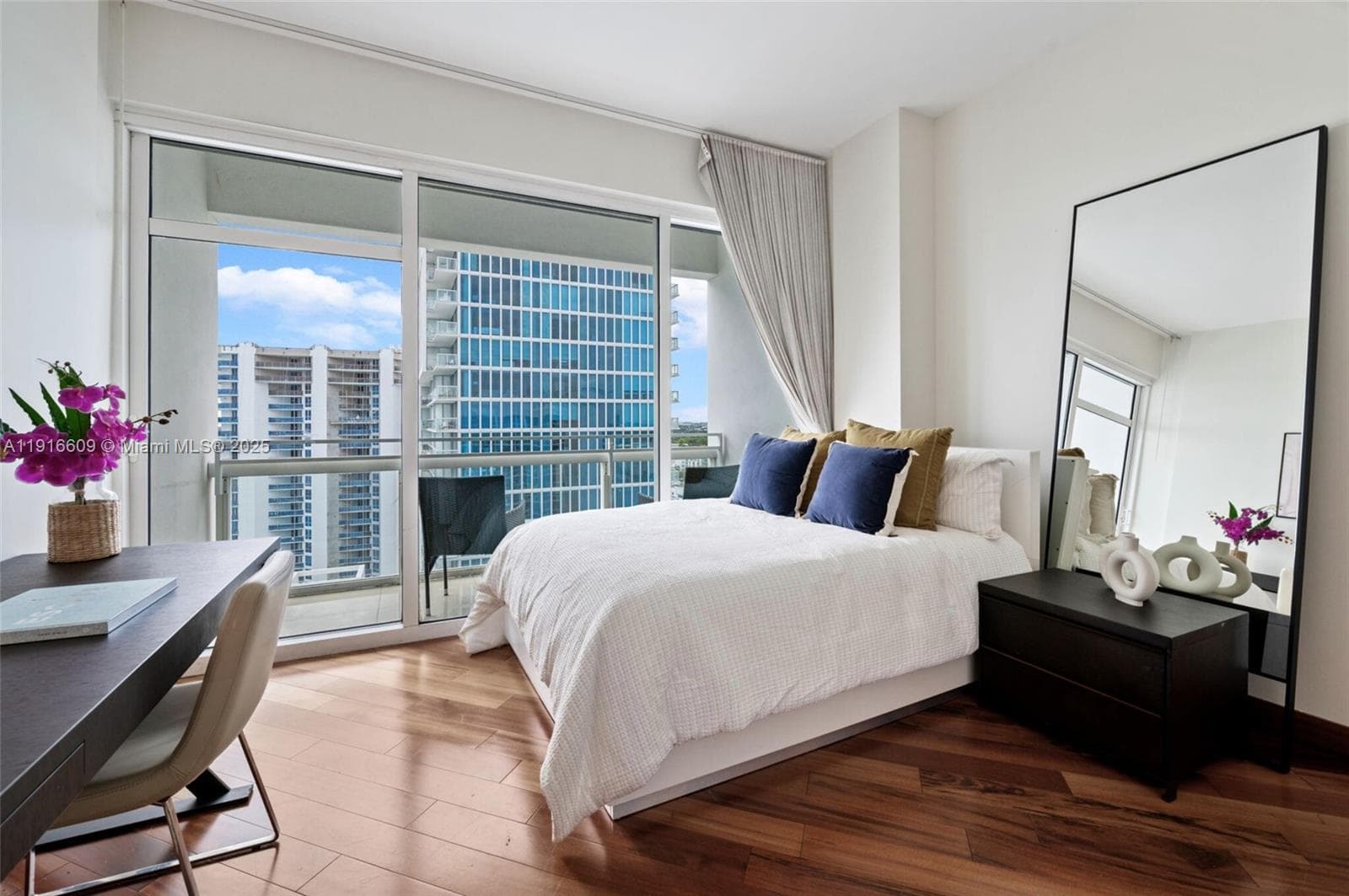 6801 Collins Ave, Miami Beach FL 33141 — 27
