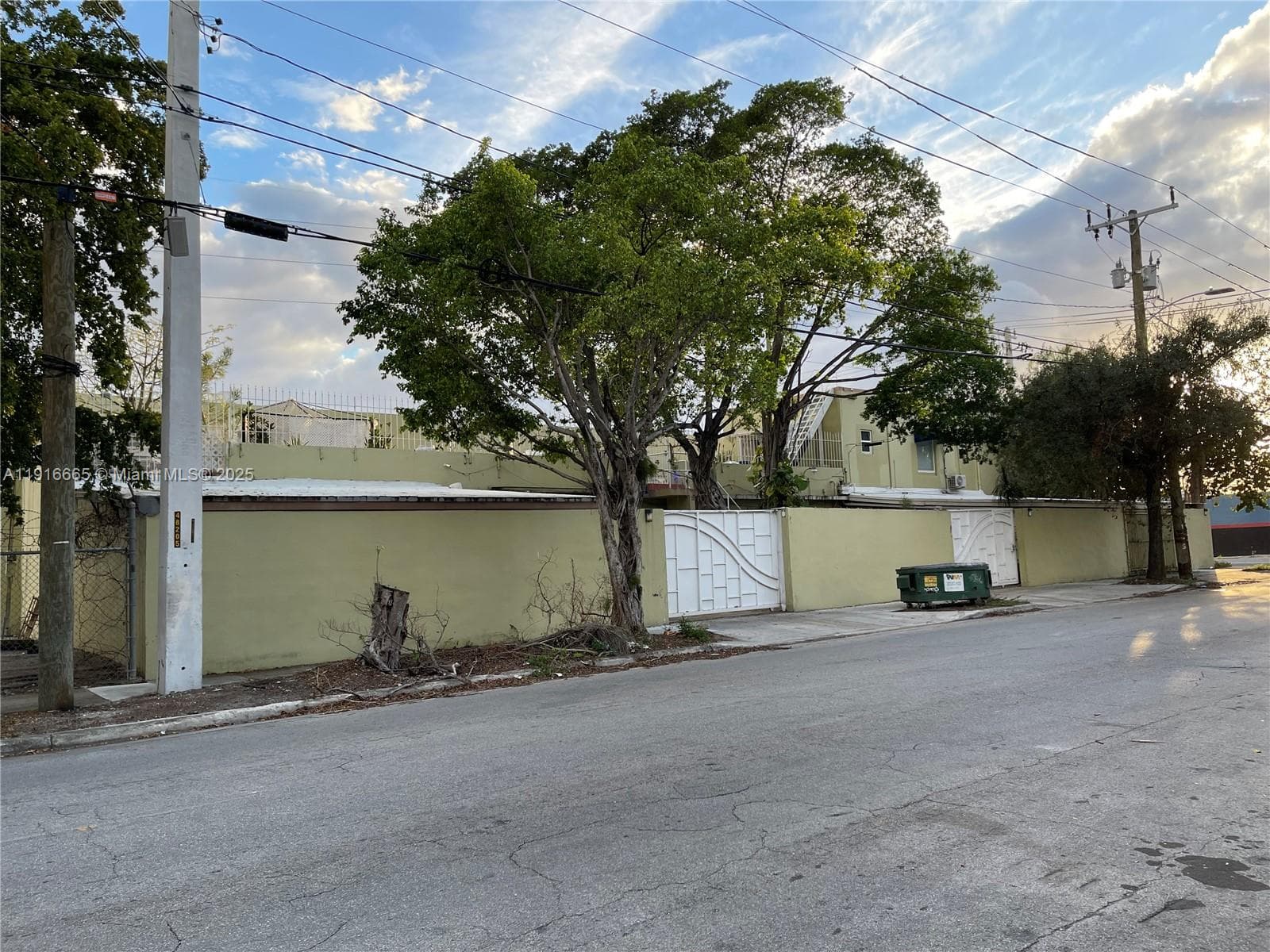 2299 NW 25th Ave, Miami FL 33142 — 3