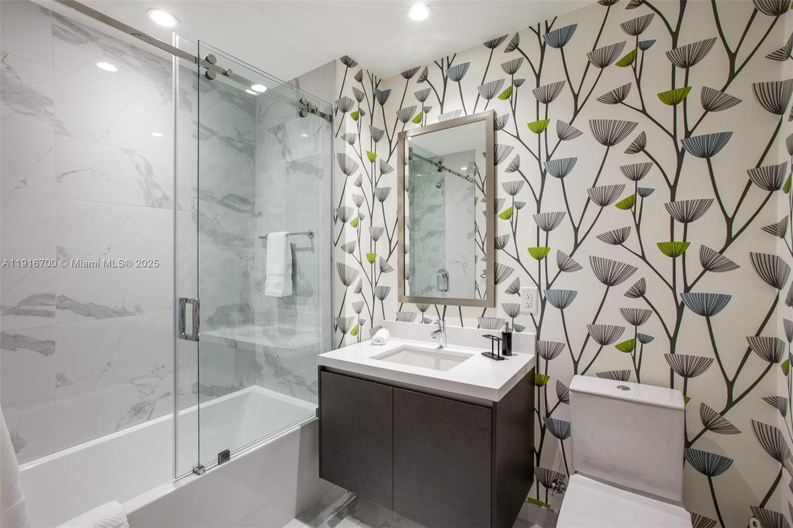 851 NE 1ST Ave # 1810, Miami FL 33132 — 12