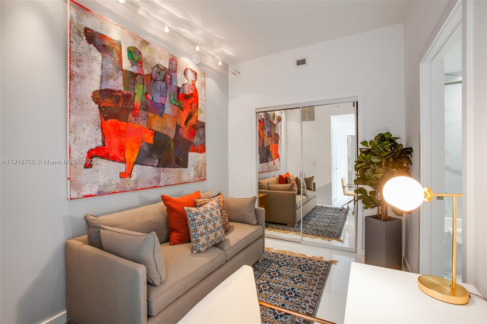 851 NE 1ST Ave # 1810, Miami FL 33132 — 7