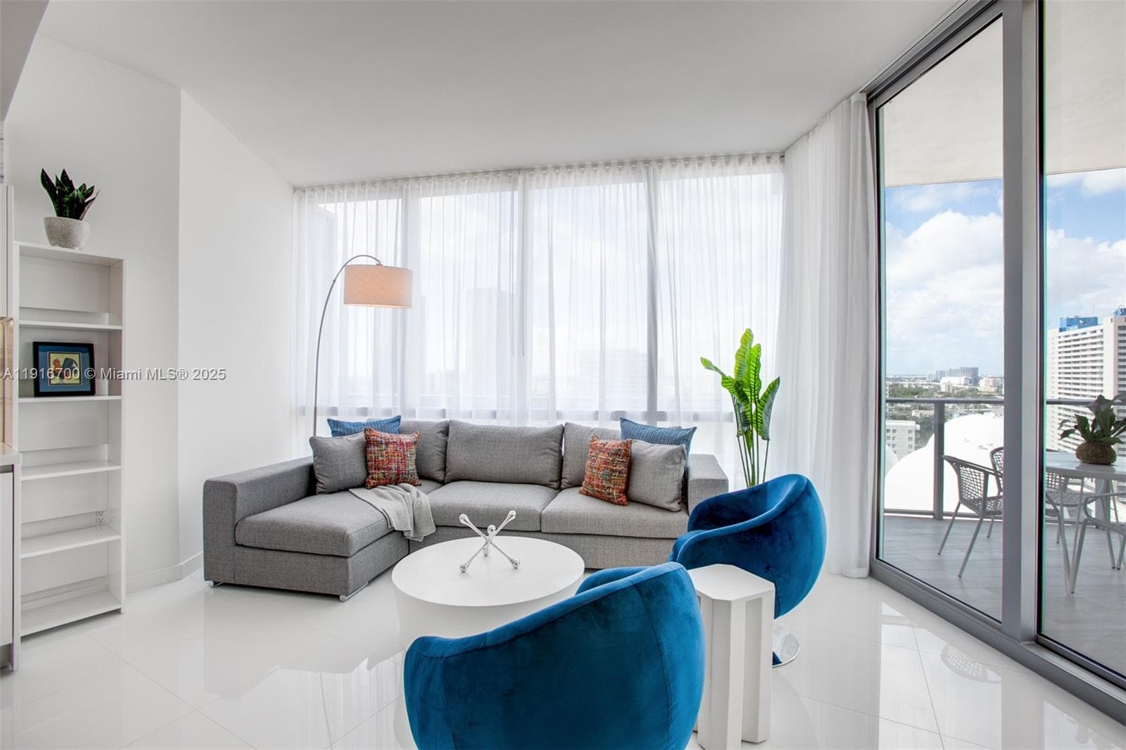 851 NE 1ST Ave # 1810, Miami FL 33132 — 1