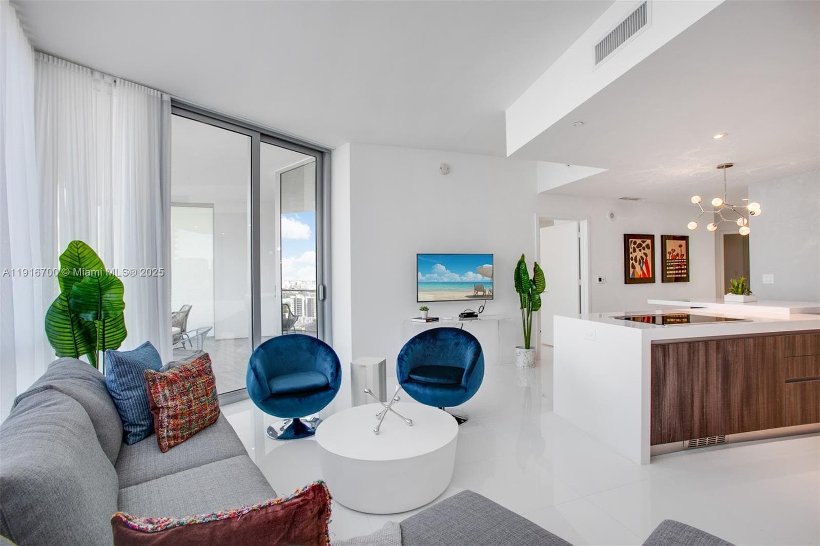 851 NE 1ST Ave # 1810, Miami FL 33132 — 5
