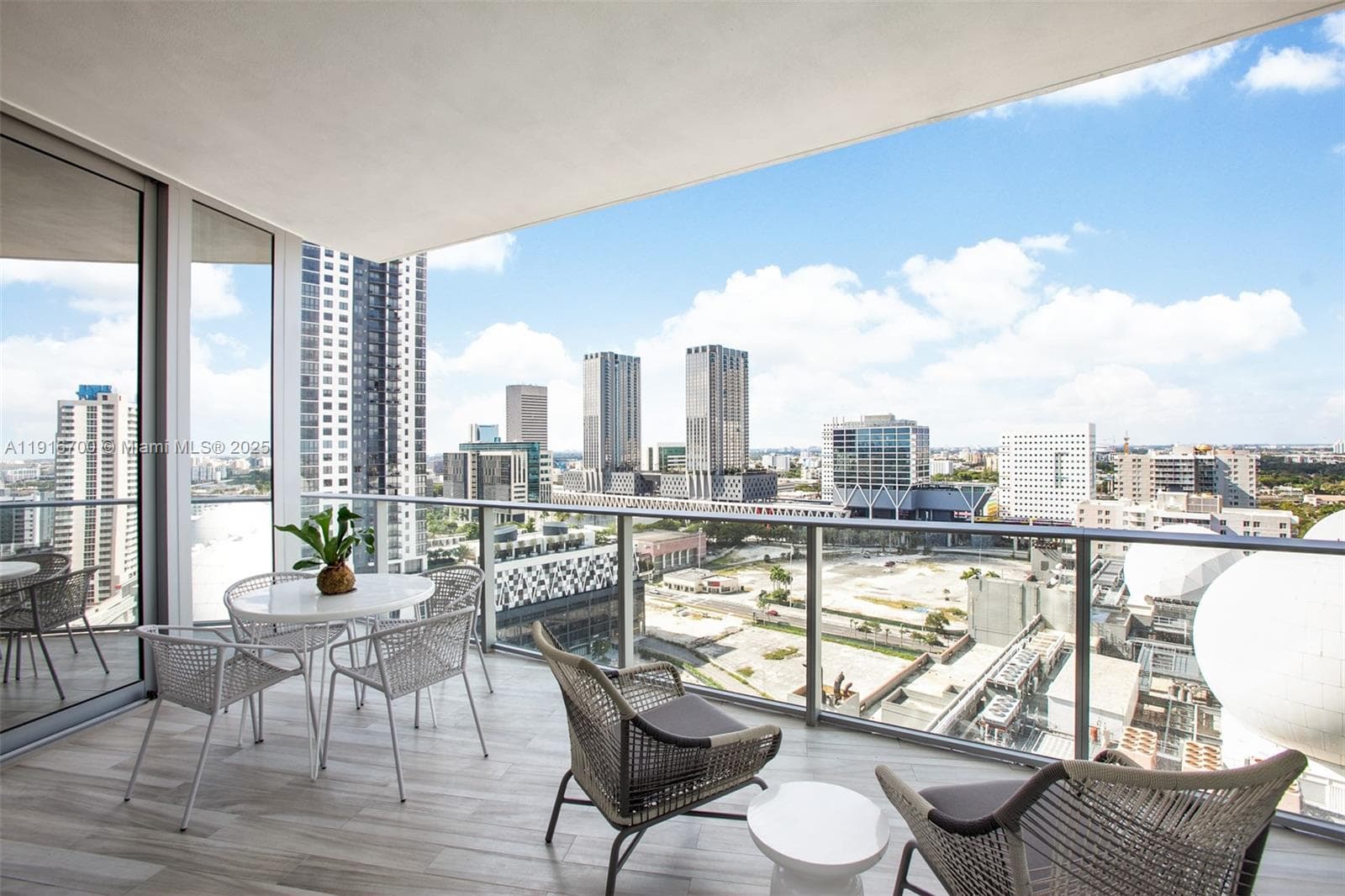 851 NE 1ST Ave # 1810, Miami FL 33132 — 10