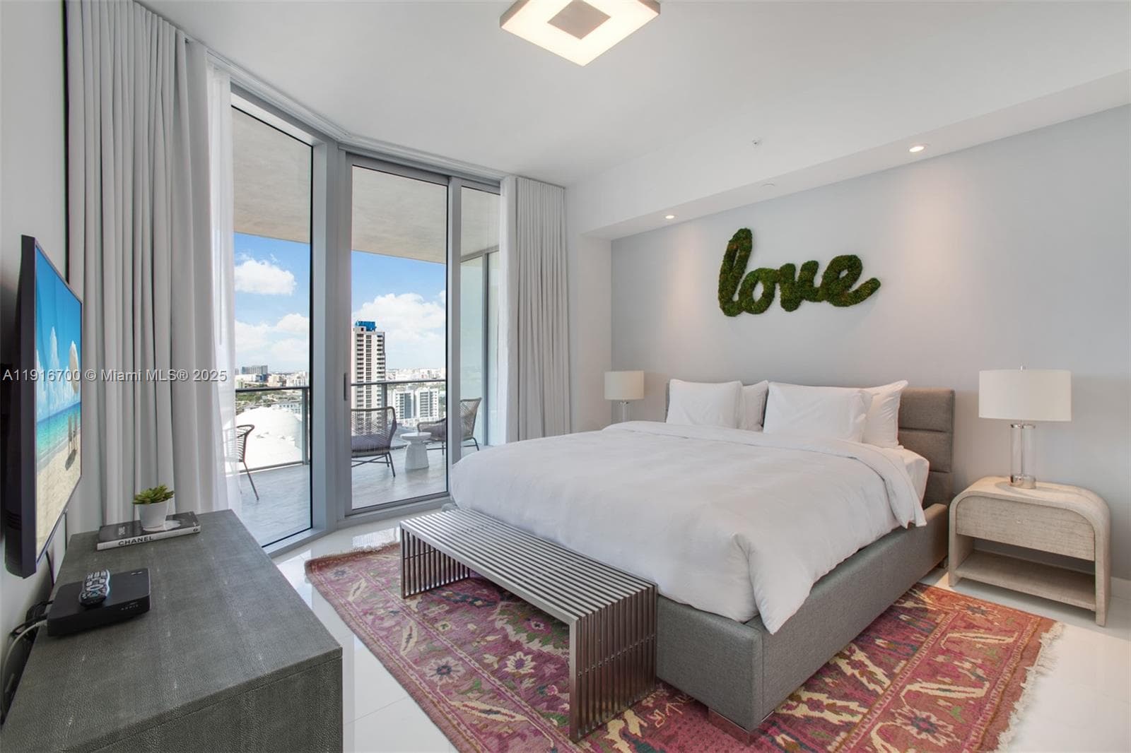 851 NE 1ST Ave # 1810, Miami FL 33132 — 8