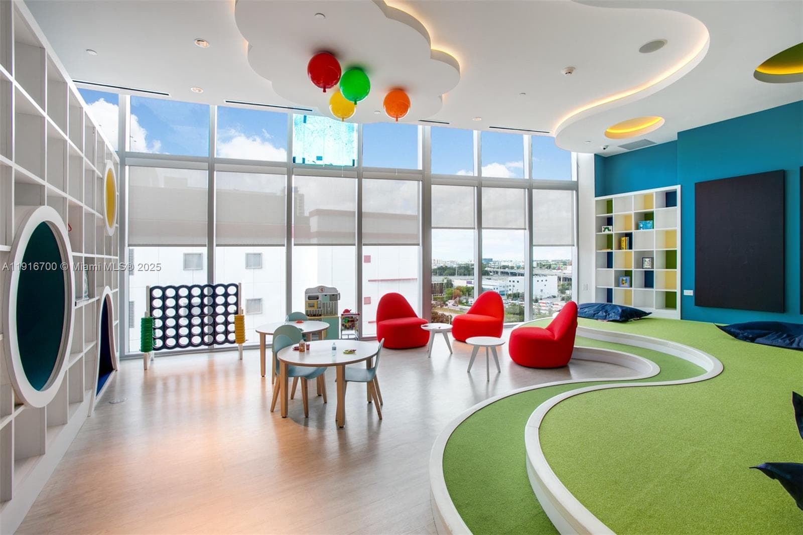 851 NE 1ST Ave # 1810, Miami FL 33132 — 21