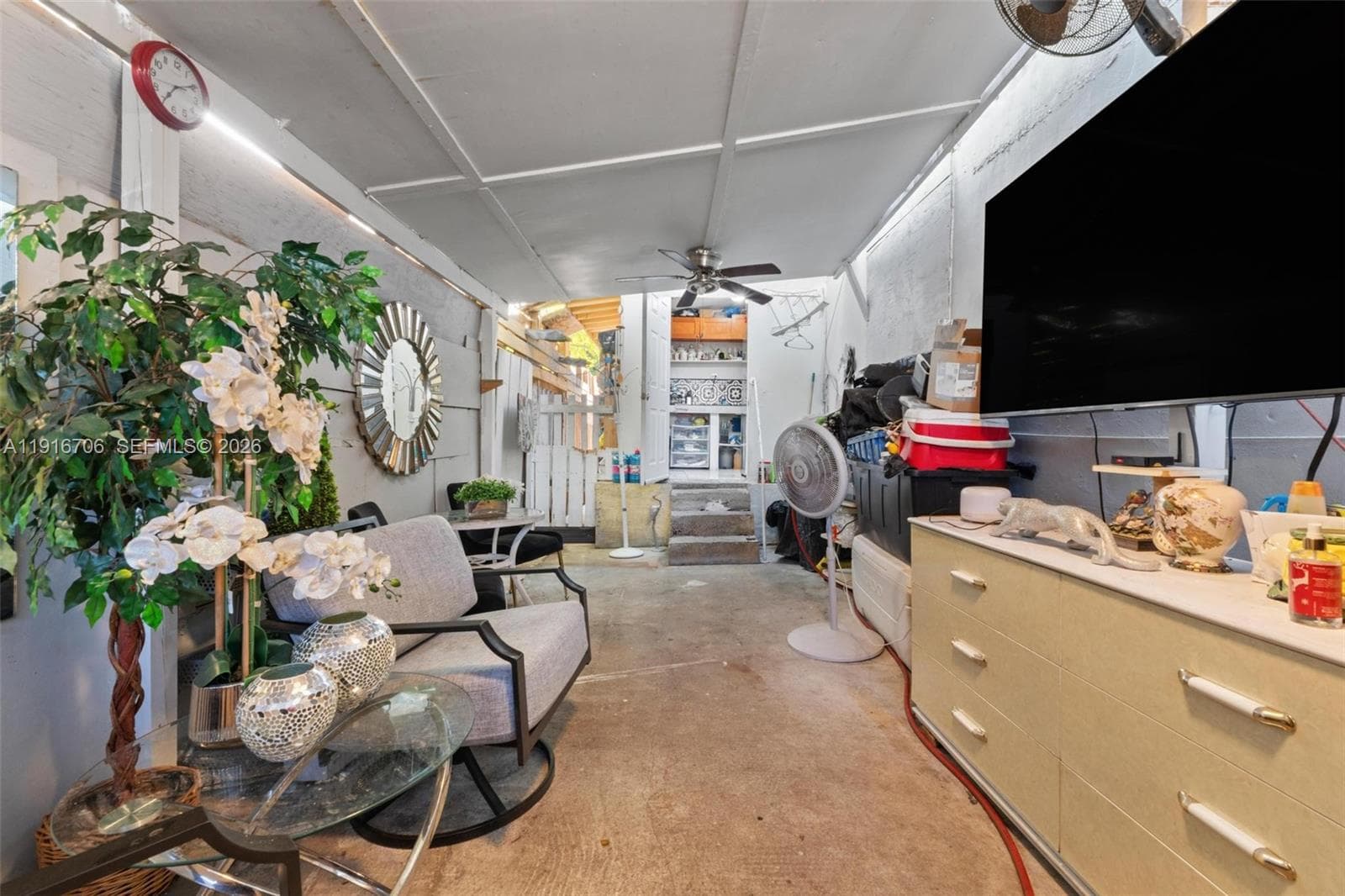 2262 NW 4th St, Miami FL 33125 — 22