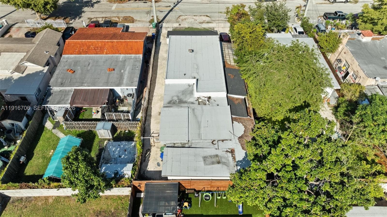 2262 NW 4th St, Miami FL 33125 — 28