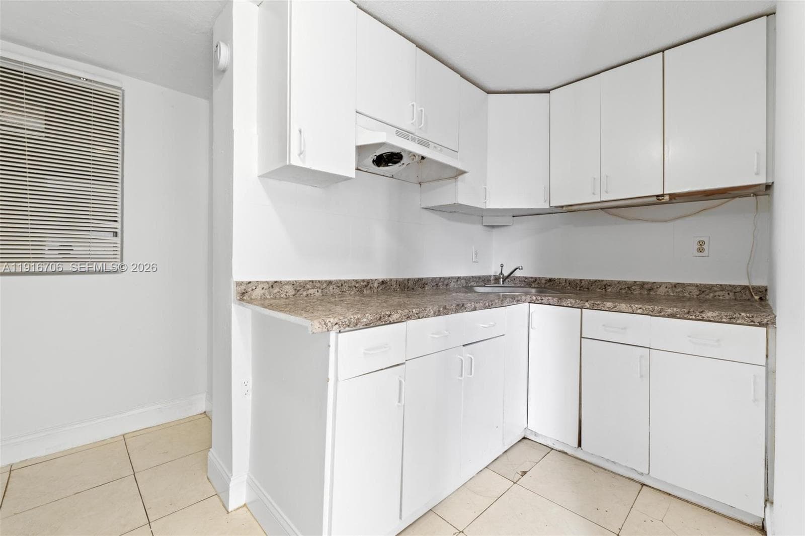 2262 NW 4th St, Miami FL 33125 — 19