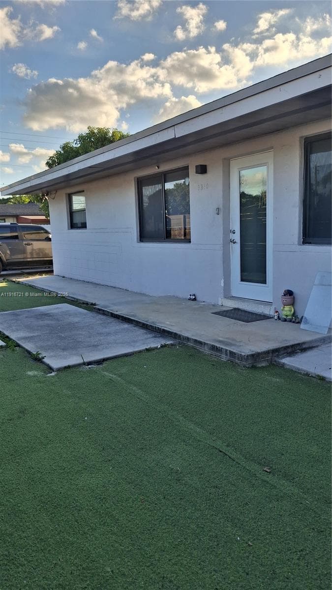 3510 NW 33rd Ave, Miami FL 33142 — 34