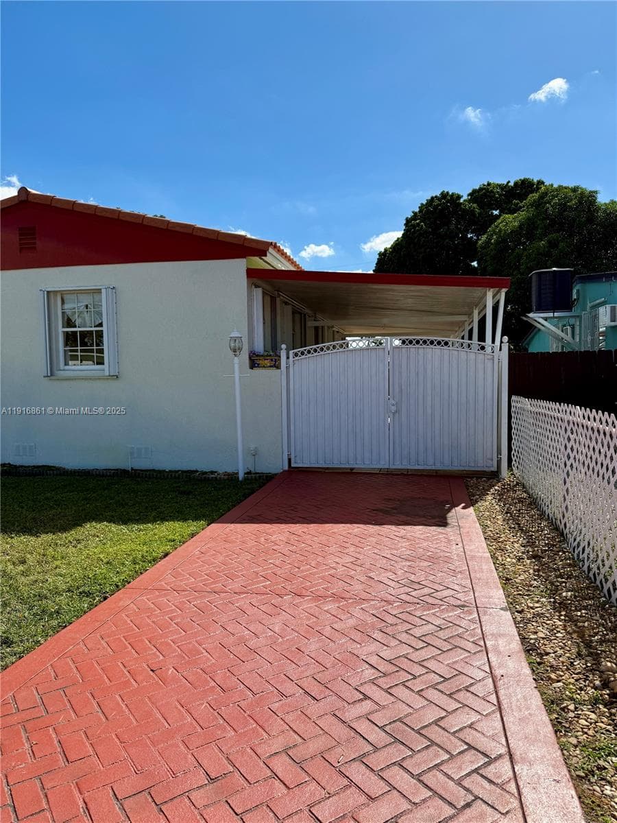 174 E 41st St, Hialeah FL 33013 — 5