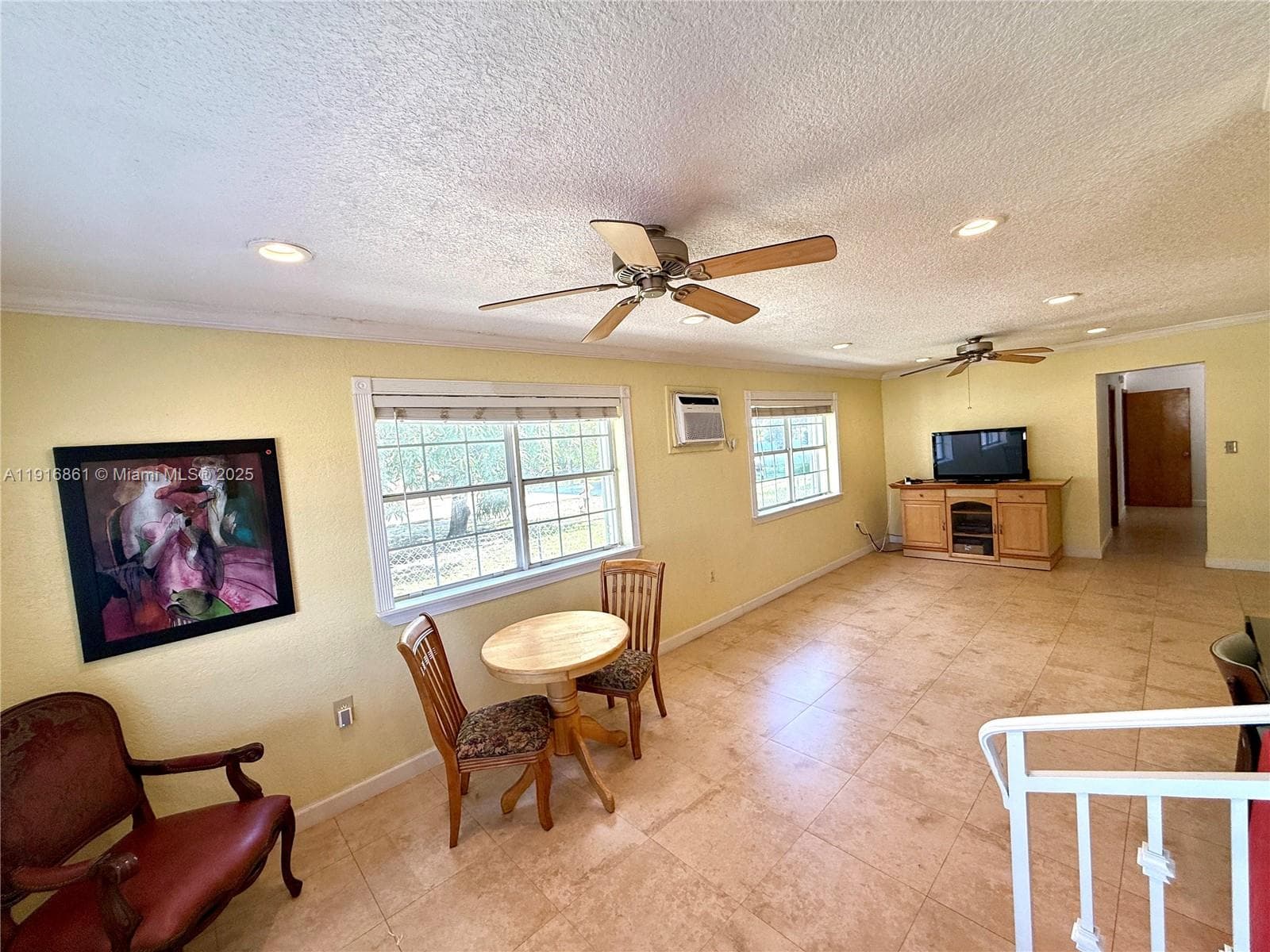 174 E 41st St, Hialeah FL 33013 — 10