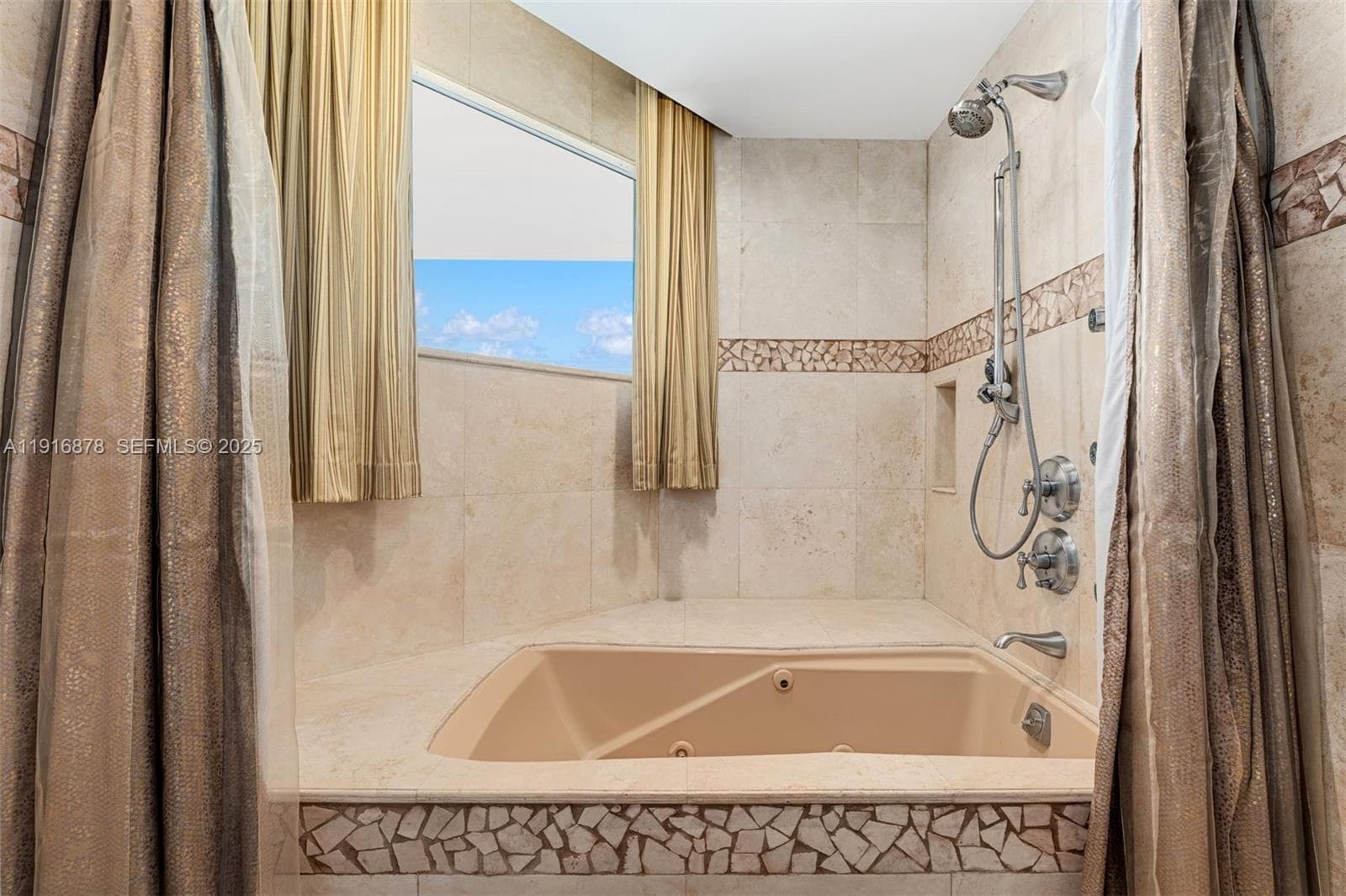 5025 Collins Ave # 1, Miami Beach FL 33140 — 38