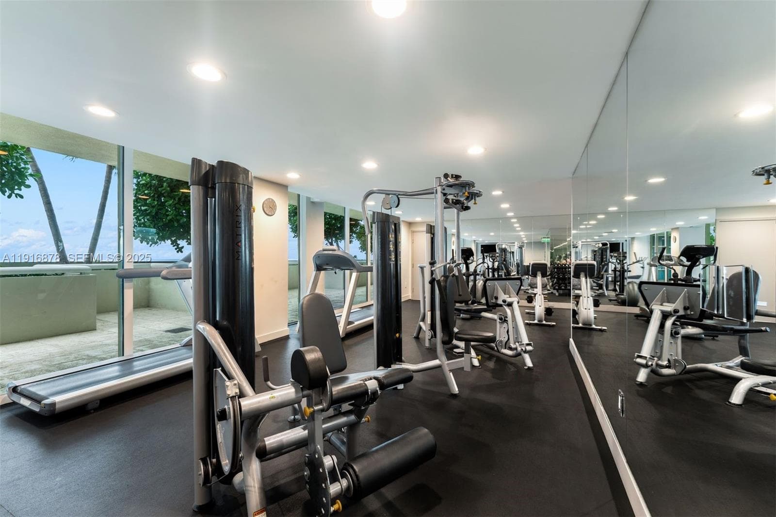 5025 Collins Ave # 1, Miami Beach FL 33140 — 51