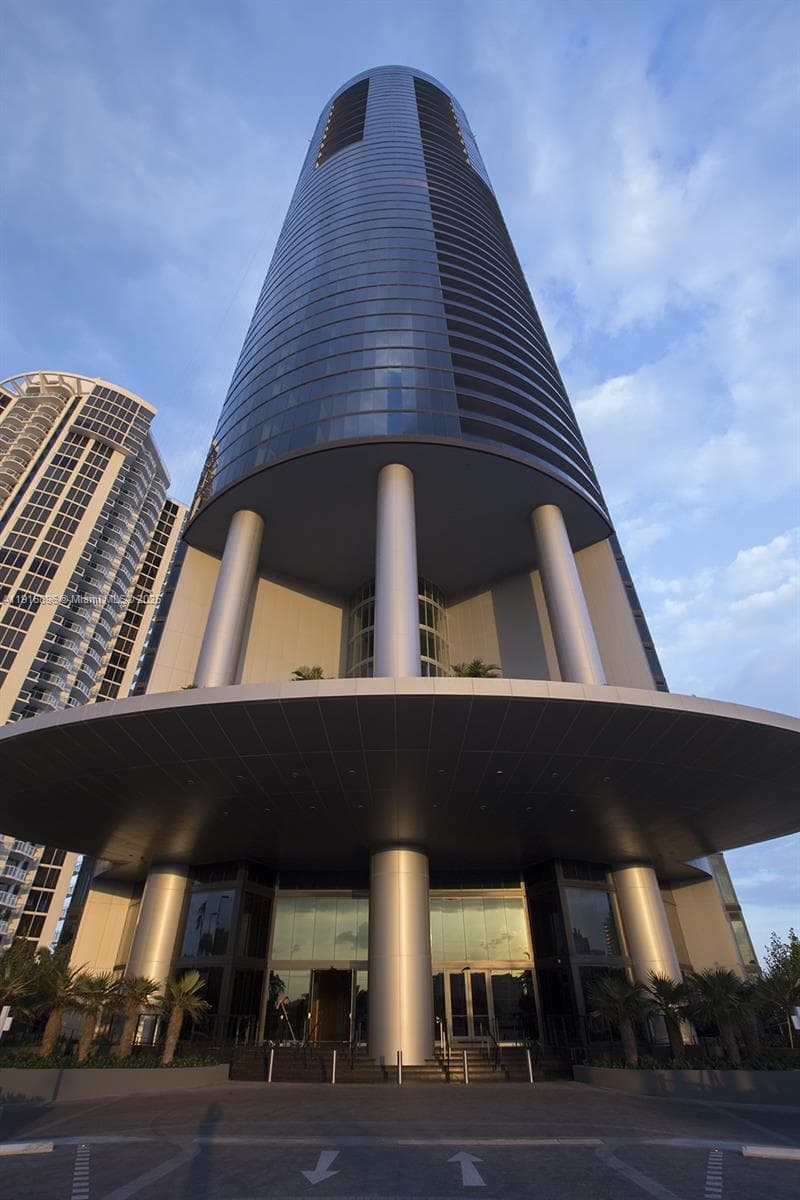 18555 Collins Ave # 3505, Sunny Isles Beach FL 33160 — 51