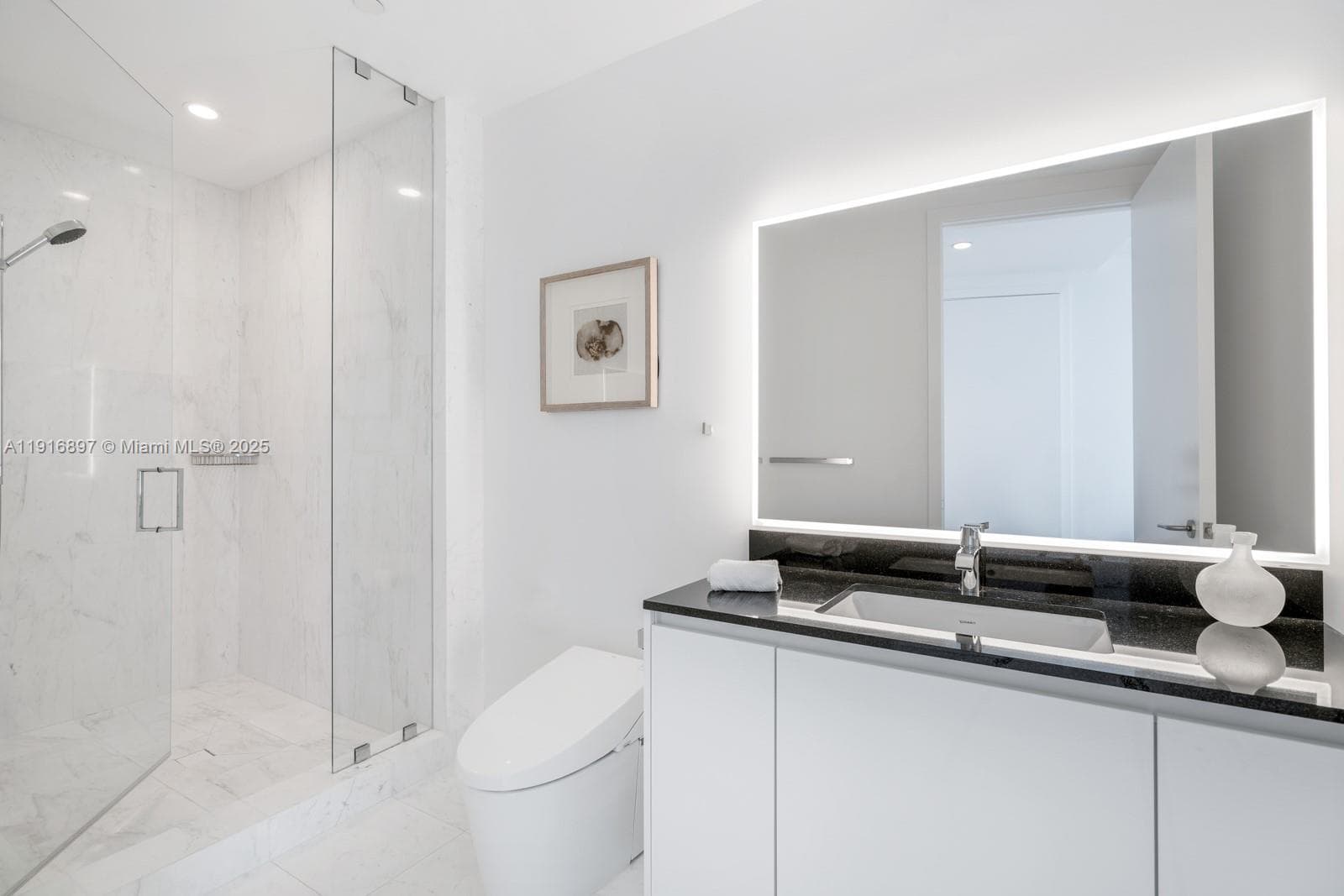 18555 Collins Ave # 5105, Sunny Isles Beach FL 33160 — 17