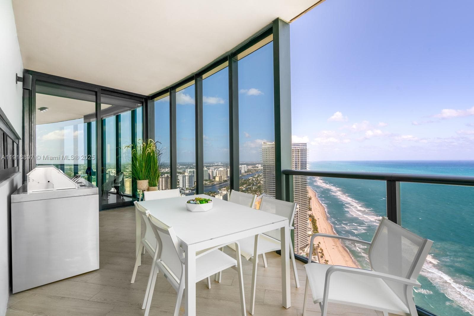 18555 Collins Ave # 5105, Sunny Isles Beach FL 33160 — 21