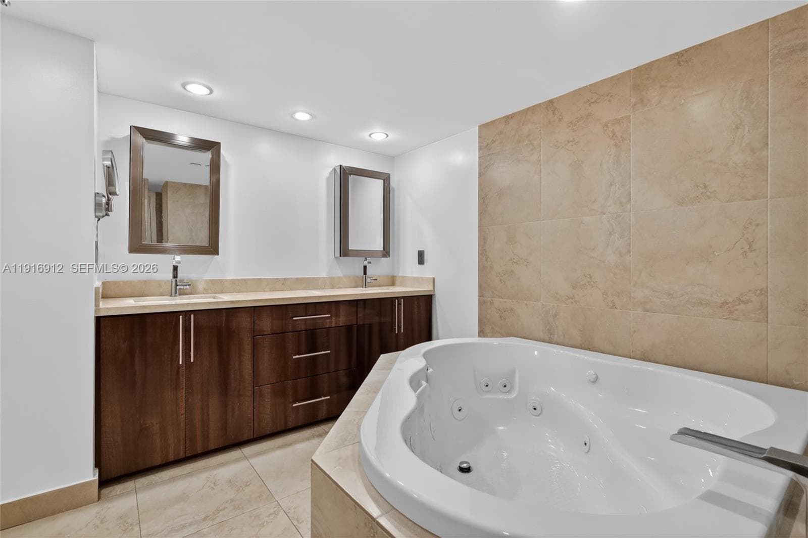 4000 Towerside Ter # 1612, Miami FL 33138 — 23