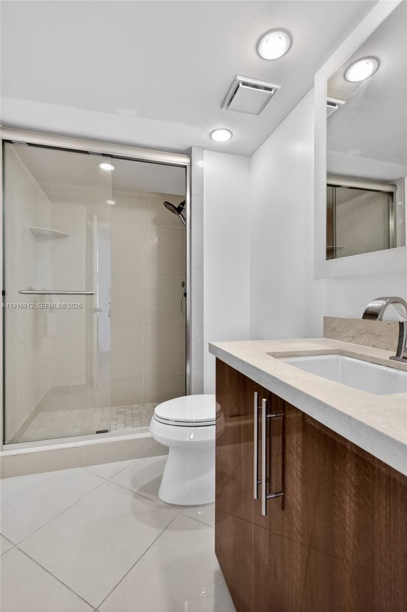 4000 Towerside Ter # 1612, Miami FL 33138 — 18